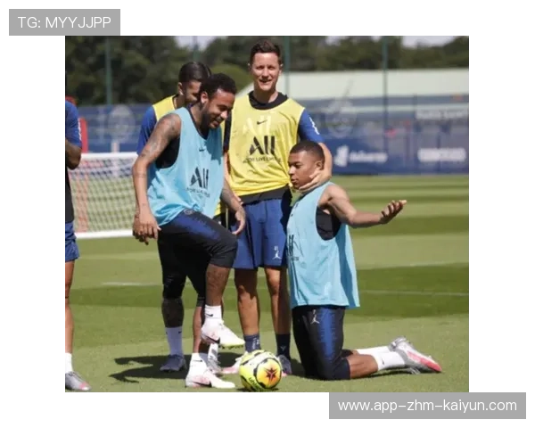 内马尔为队友制作鼓舞视频，团队凝聚力被称道