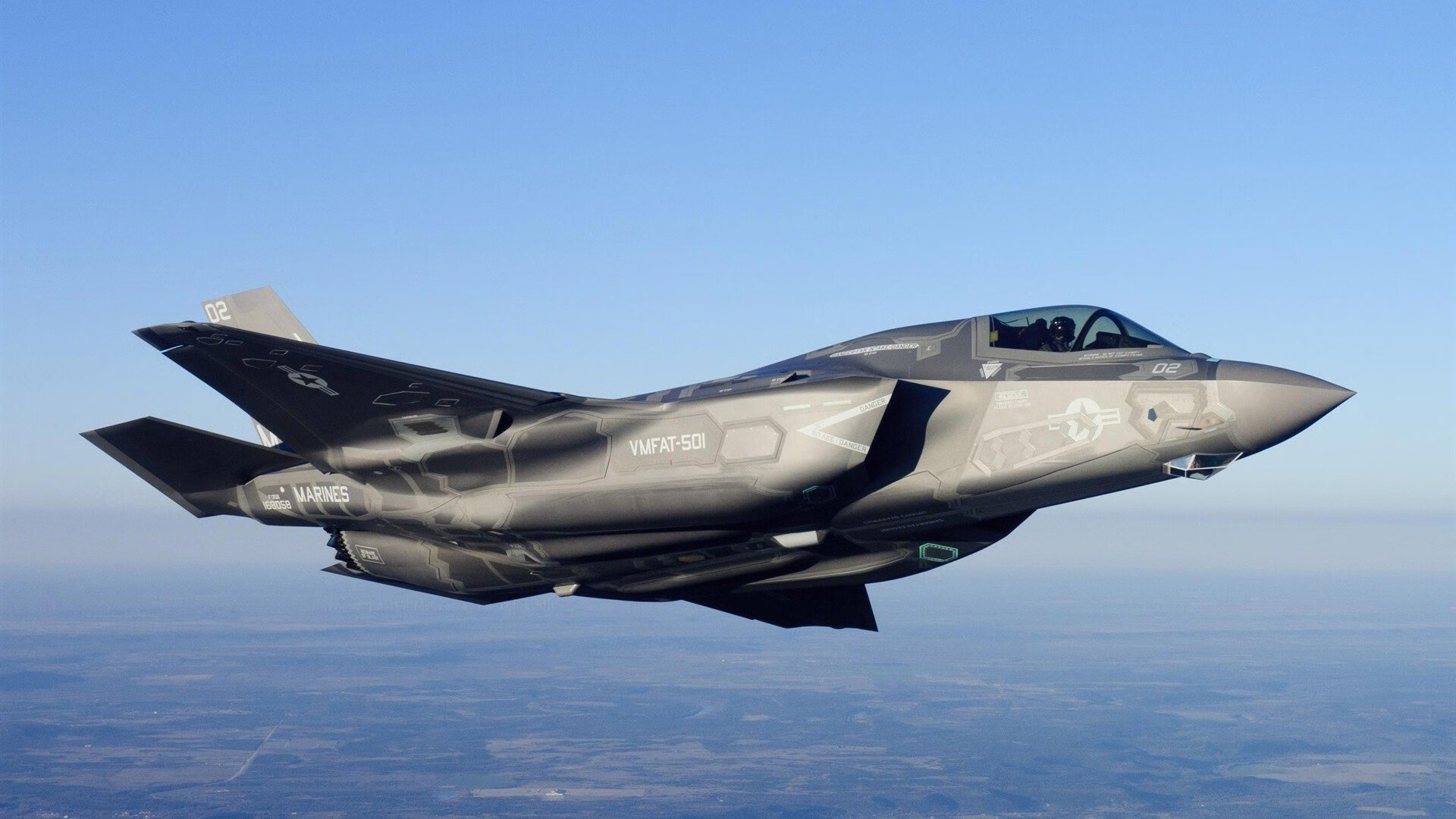 “铁人两项:选手挑战极限,天府新区见证荣耀时刻”