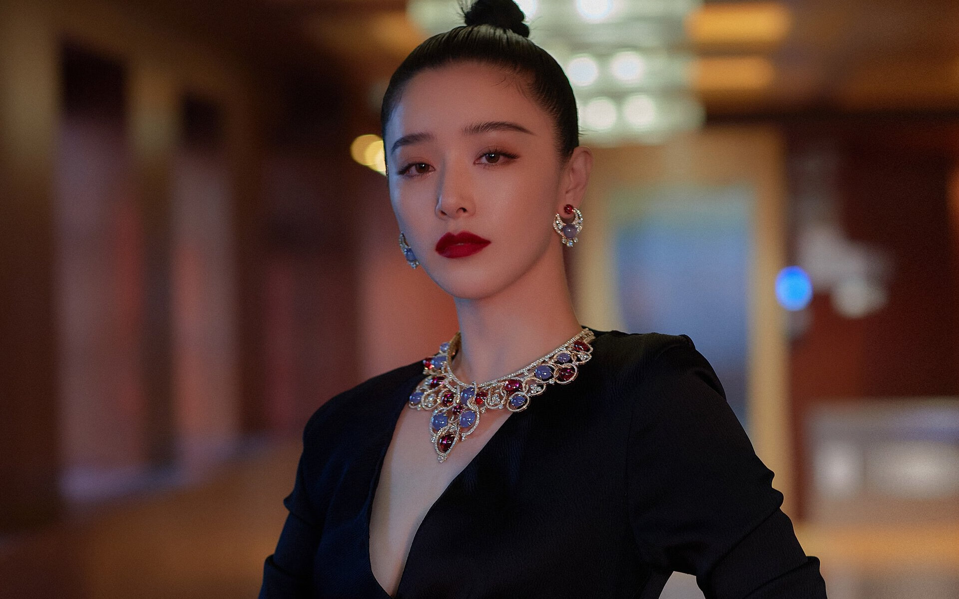 高校足球联赛不断升级，激发大学生运动热情，大学足球联赛参赛学校